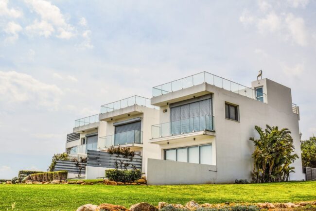 real-estate-investments-e1724297977599.jpg